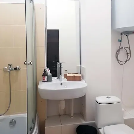 Spacious 75sqm Art Nouveau District Gem アパート